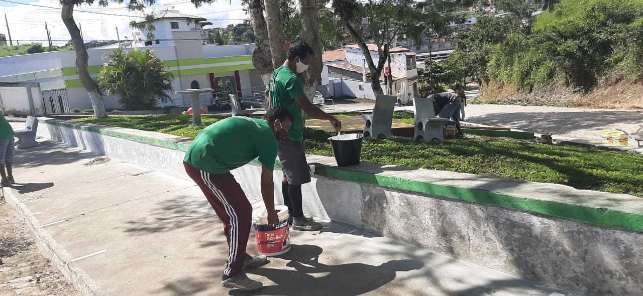 Camacã: Prefeitura revitaliza mais uma praça

